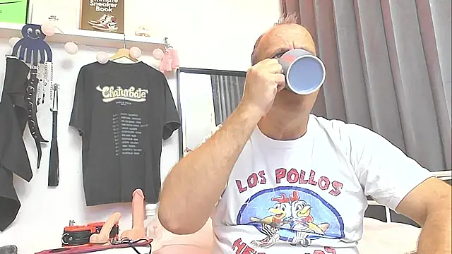 Snapshot of openminddaddy chatting on 12.25.24 openminddaddy online show from 12.25.24