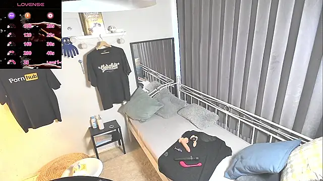 Snapshot of openminddaddy chatting on 02.09.25 openminddaddy online show from 02.09.25