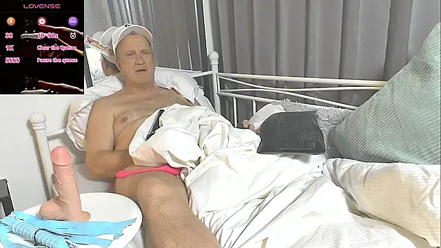 Snapshot of openminddaddy chatting on 02.17.25 openminddaddy online show from 02.17.25