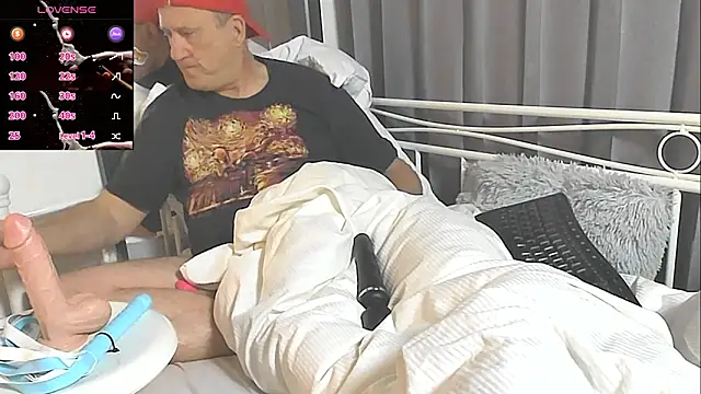 Snapshot of openminddaddy chatting on 02.21.25 openminddaddy online show from 02.21.25