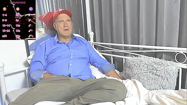 Snapshot of openminddaddy chatting on 02.22.25 openminddaddy online show from 02.22.25