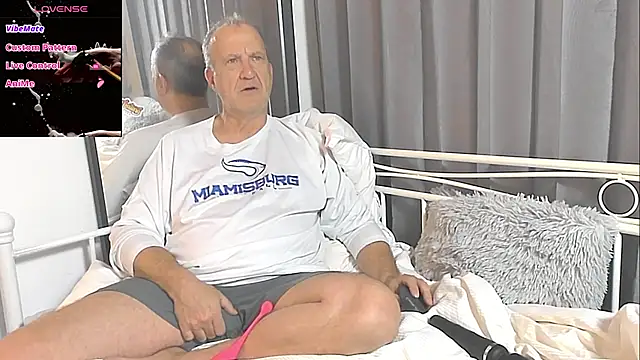 Snapshot of openminddaddy chatting on 02.23.25 openminddaddy online show from 02.23.25