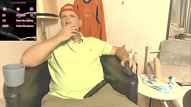 Snapshot of openminddaddy chatting on 02.24.25 openminddaddy online show from 02.24.25