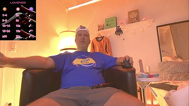 Snapshot of openminddaddy chatting on 02.27.25 openminddaddy online show from 02.27.25