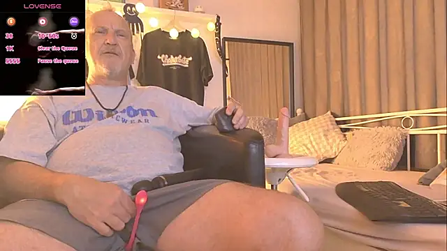 Snapshot of openminddaddy chatting on 03.07.25 openminddaddy online show from 03.07.25