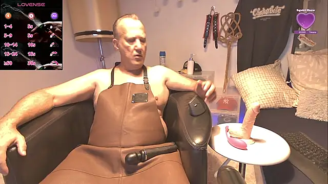 Snapshot of openminddaddy chatting on 09.12.25 openminddaddy online show from 09.12.25