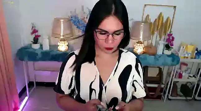 Snapshot of Asian_flabby chatting on 01.31.25 Asian flabby online show from 01.31.25