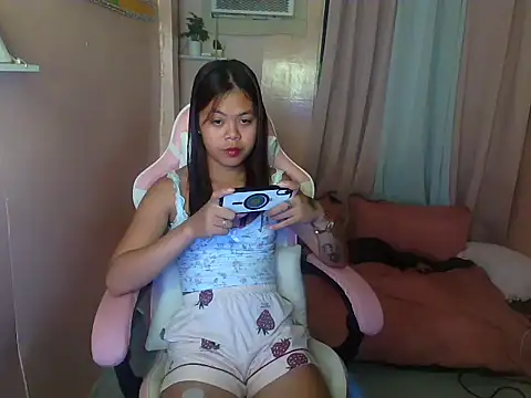 Snapshot of young_salsalita chatting on 05.23.26 young salsalita online show from 05.23.26