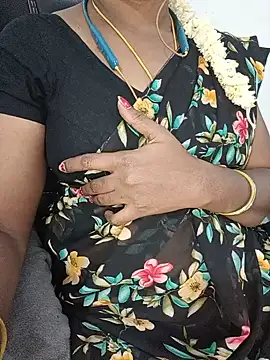 Snapshot of Tamil-hotwife chatting on 06.10.26 Tamil-hotwife online show from 06.10.26