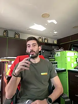 Snapshot of dk2995 chatting on 12.13.24 dk2995 online show from 12.13.24