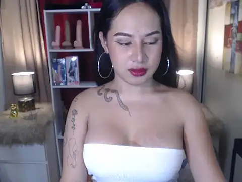 Snapshot of FrancineGarcia chatting on 07.18.26 FrancineGarcia online show from 07.18.26
