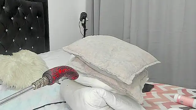 Snapshot of AlyssonKim chatting on 12.19.24 AlyssonKim online show from 12.19.24