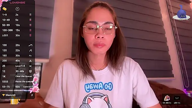 Snapshot of Jamie_Sullivan chatting on 10.12.25 Jamie Sullivan online show from 10.12.25