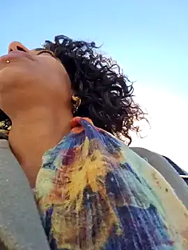 Goldenlace online show from 02.04.25