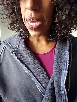 Goldenlace online show from 11.28.25