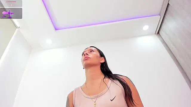 Snapshot of karlyn_angels chatting on 09.20.25 karlyn angels online show from 09.20.25