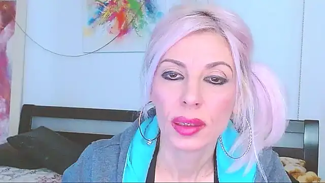 HoneyLara online show from 02.25.25