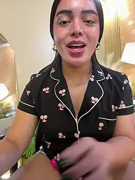 HotstuffCherrySummer online show from 02.11.25