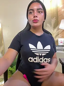 HotstuffCherrySummer online show from 02.14.25