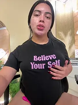 HotstuffCherrySummer online show from 03.08.25