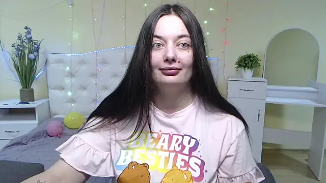 Snapshot of MilanaPrice chatting on 01.25.25 MilanaPrice online show from 01.25.25