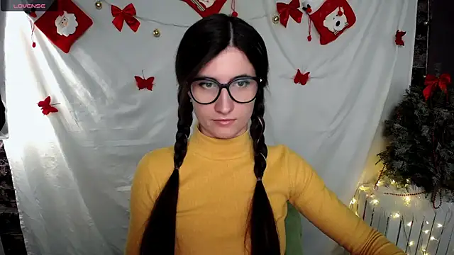 Snapshot of MaryEm976 chatting on 01.04.25 MaryEm976 online show from 01.04.25