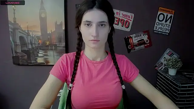 Snapshot of MaryEm976 chatting on 02.07.25 MaryEm976 online show from 02.07.25