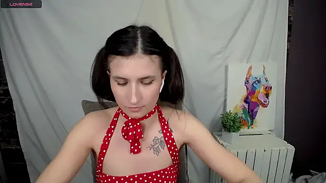 Snapshot of MaryEm976 chatting on 03.12.25 MaryEm976 online show from 03.12.25