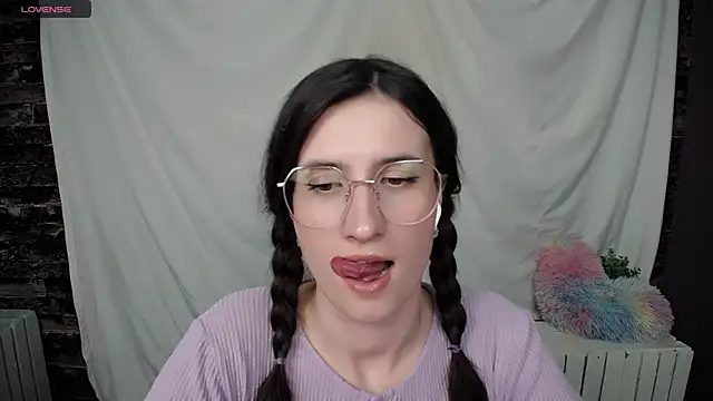 Snapshot of MaryEm976 chatting on 03.19.25 MaryEm976 online show from 03.19.25