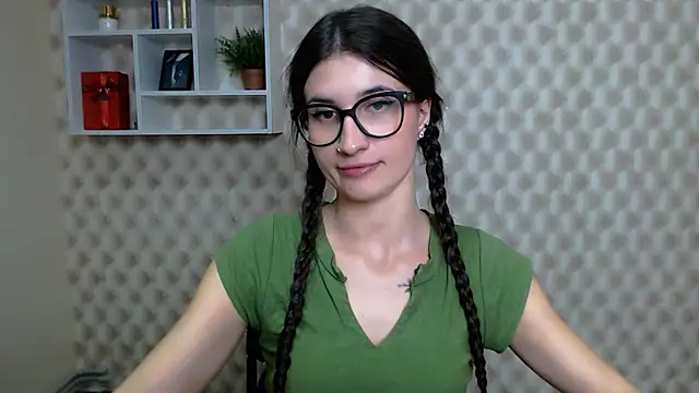 Snapshot of MaryEm976 chatting on 11.05.25 MaryEm976 online show from 11.05.25