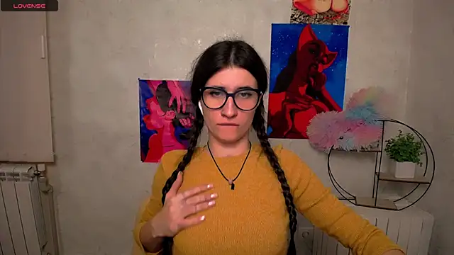 Snapshot of MaryEm976 chatting on 11.12.25 MaryEm976 online show from 11.12.25