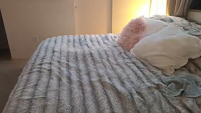 Snapshot of JESS_LOVES chatting on 12.07.24 JESS LOVES online show from 12.07.24