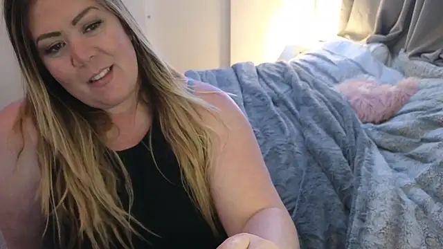 Snapshot of JESS_LOVES chatting on 01.17.25 JESS LOVES online show from 01.17.25