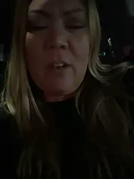 Snapshot of JESS_LOVES chatting on 01.31.25 JESS LOVES online show from 01.31.25