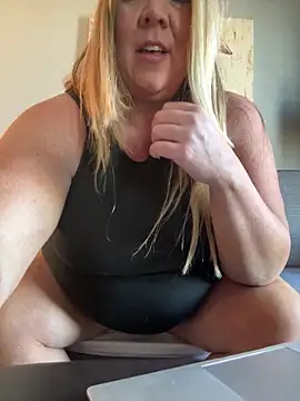 Snapshot of JESS_LOVES chatting on 03.09.25 JESS LOVES online show from 03.09.25