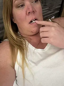 Snapshot of JESS_LOVES chatting on 03.13.25 JESS LOVES online show from 03.13.25