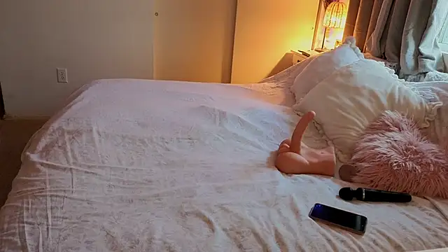 Snapshot of JESS_LOVES chatting on 11.28.25 JESS LOVES online show from 11.28.25