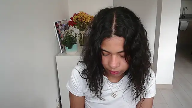 dark enchantress  online show from 01.14.25