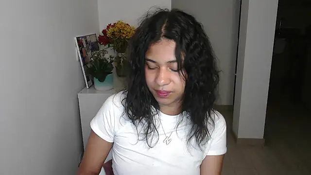 dark enchantress  online show from 01.15.25