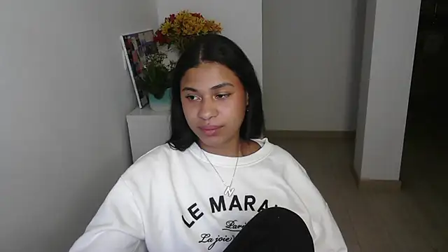 dark enchantress  online show from 01.16.25