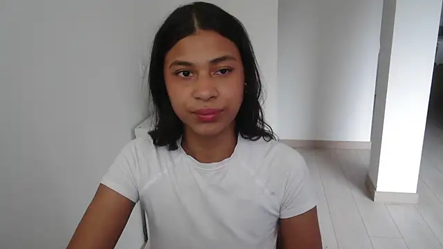 dark enchantress  online show from 02.18.25