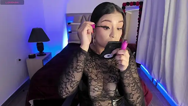 Snapshot of cristie_ortiz chatting on 11.18.25 cristie ortiz online show from 11.18.25