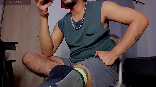 Cloudy pigDude online show from 03.21.25