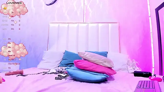 zarahfoster online show from 12.10.24