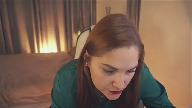 Snapshot of Ellis_Foxy chatting on 12.17.24 Ellis Foxy online show from 12.17.24