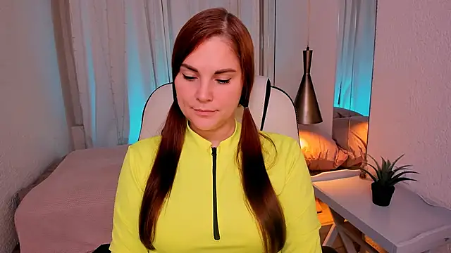 Snapshot of Ellis_Foxy chatting on 02.01.25 Ellis Foxy online show from 02.01.25