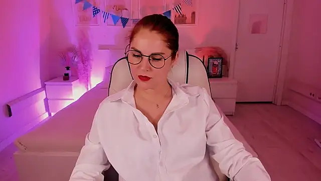 Snapshot of Ellis_Foxy chatting on 10.14.25 Ellis Foxy online show from 10.14.25