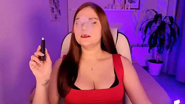 Snapshot of Ellis_Foxy chatting on 12.01.25 Ellis Foxy online show from 12.01.25