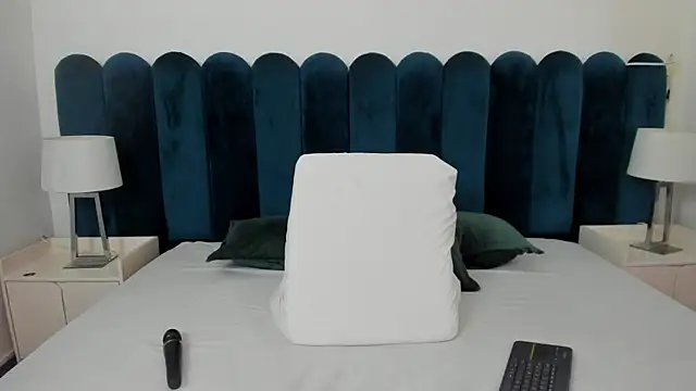 marianaaguii online show from 11.14.25