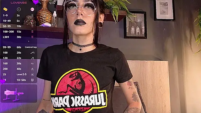 Mackenzie Moore online show from 10.28.25